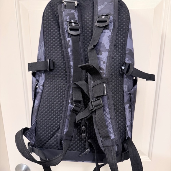 Pacsafe Vibe25 Anti-theft backpack - Picture 3 of 11